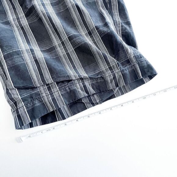 Tommy Bahamas Mens Flat Front Silk Blend Shorts Plaid Black Gray Size 38 - Picture 7 of 9